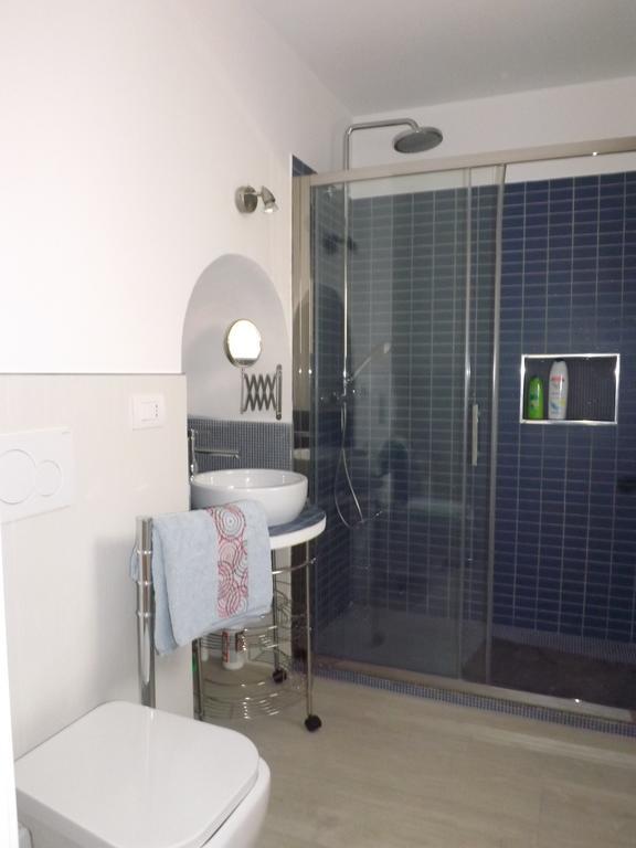 Casa Ginebras Lägenhet Bari Exteriör bild